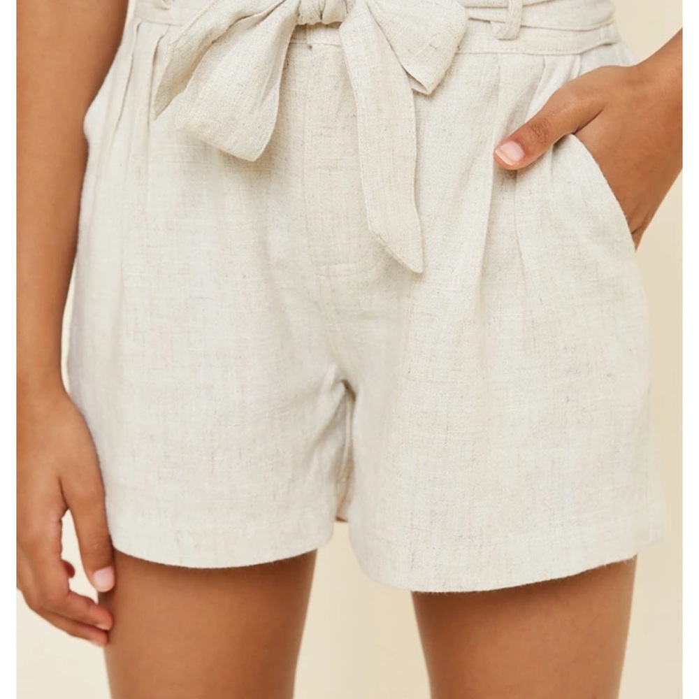 Embroidered top and linen shorts❤️